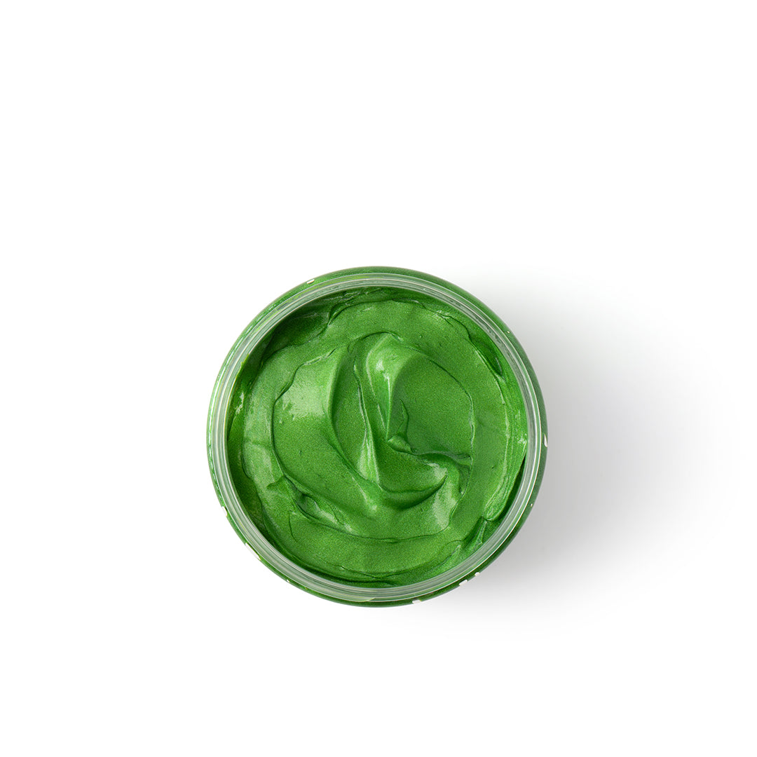 As I Am Curl Color Gel fyrir krullur. Krullu gel. Litað krullugel. Grænn litur. Án sílíkona, súlfata og þurrkandi alkóhóla. Hár make-up. Grænt hár hármótunar gel.
Emerald Green
Non Permanent - Þvæst úr